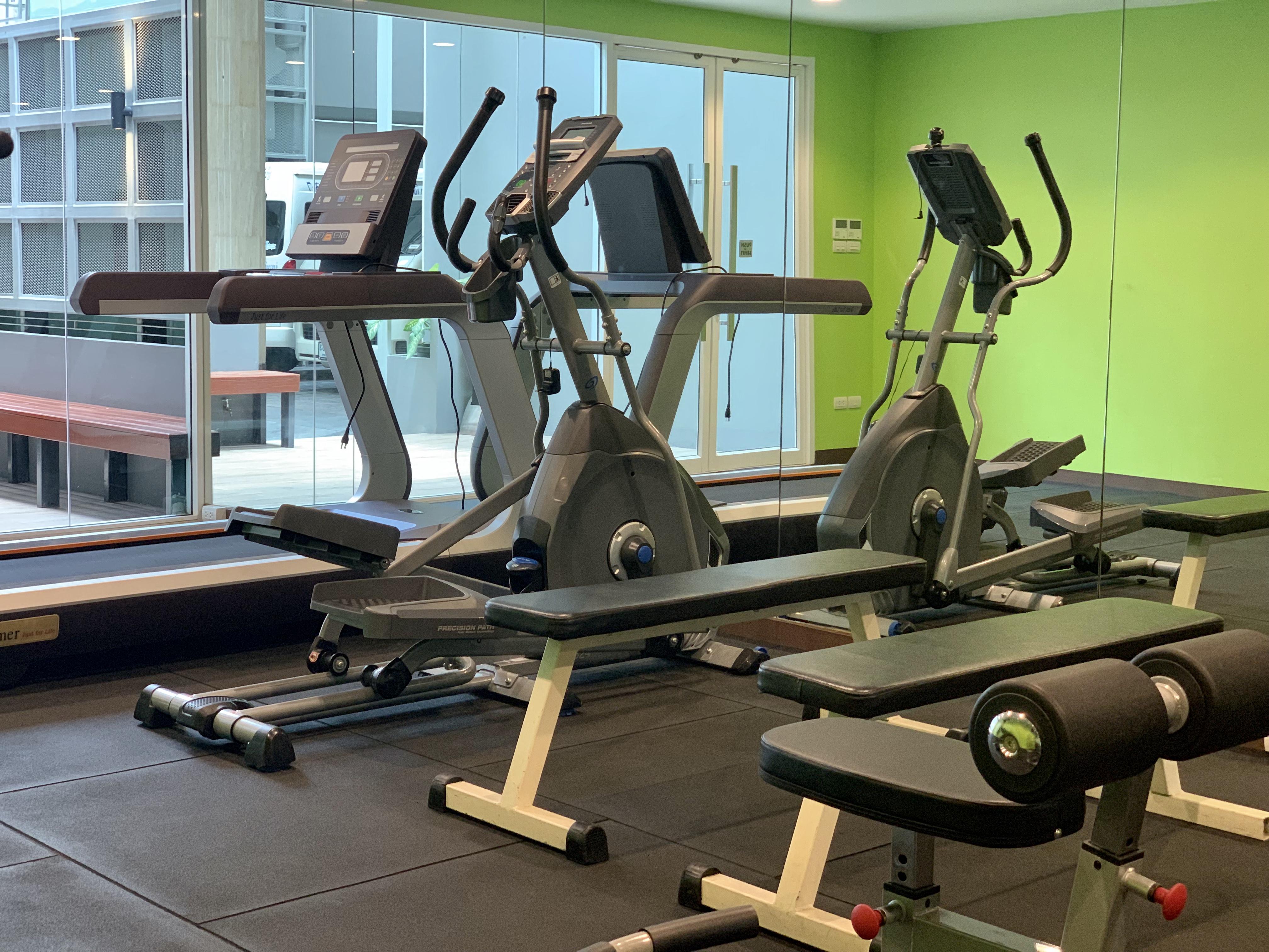 Отель Le D'Tel Бангкок Экстерьер фото Elliptical cross trainer