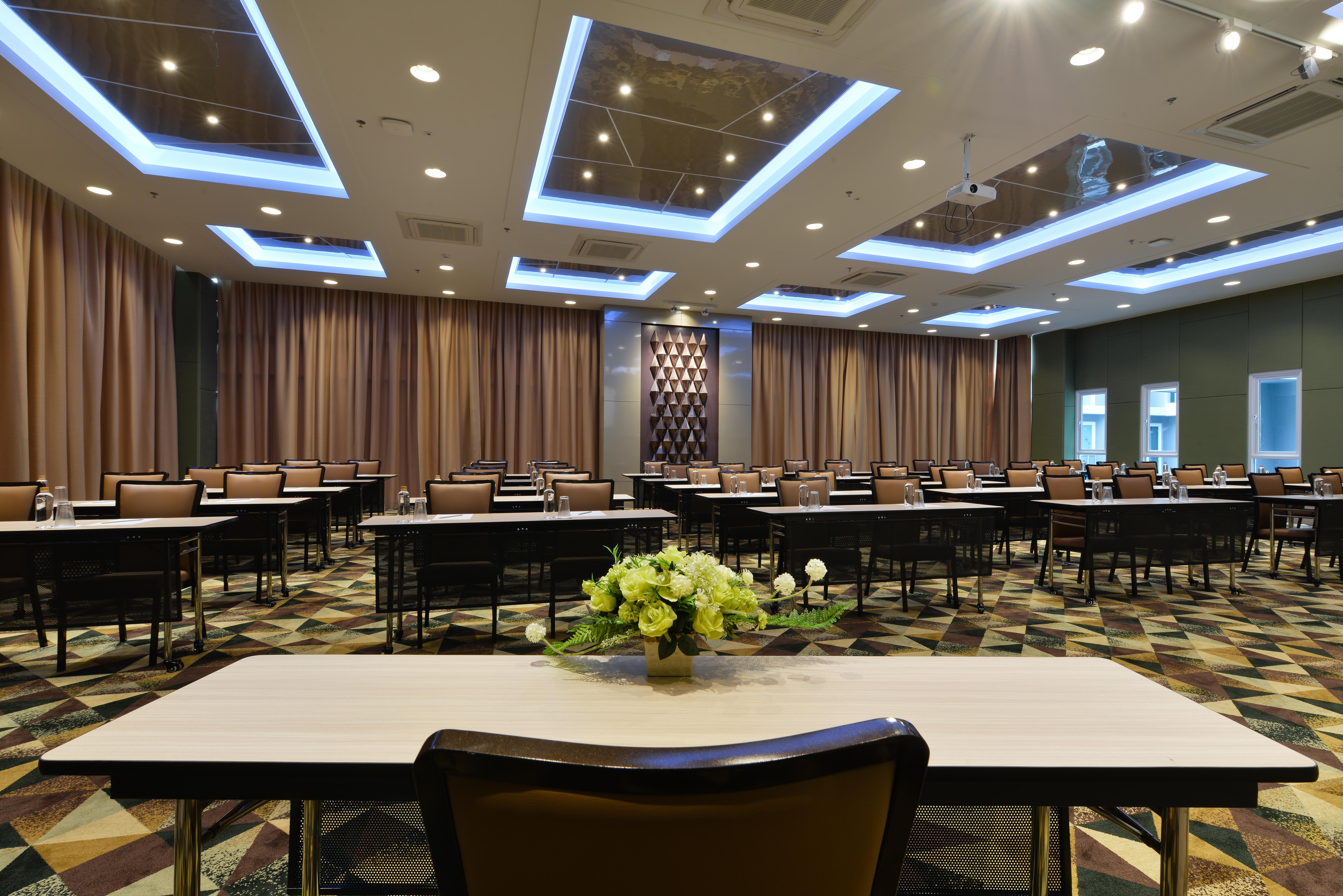 Отель Le D'Tel Бангкок Экстерьер фото Meeting room